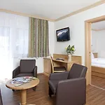 Grundlhof Hotel 4*