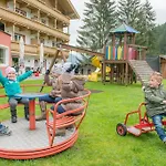 Grundlhof Hotel 4*