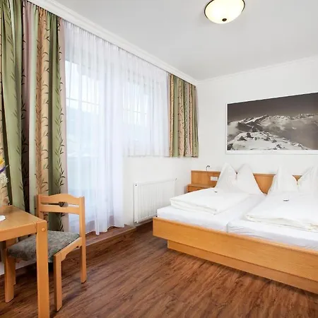 Hotel Grundlhof 4*