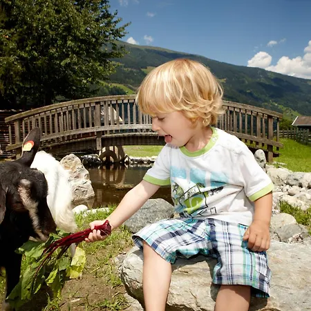 Hotel Grundlhof Hotel Bramberg am Wildkogel