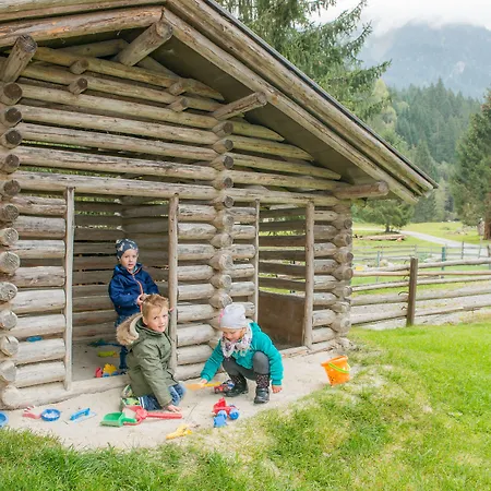Hotel Grundlhof 4*