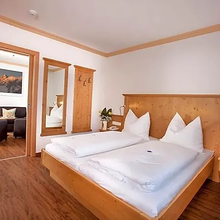 Hotel Grundlhof 4*