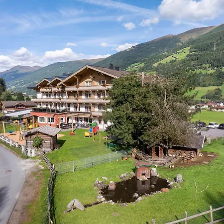 Hotel Grundlhof 4*