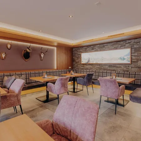 Grundlhof Hotel 4*
