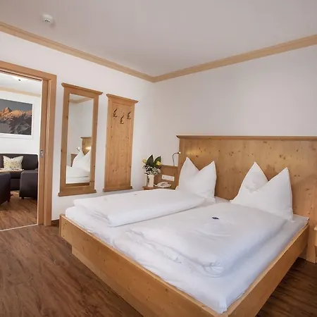 Hotel Grundlhof Hotel