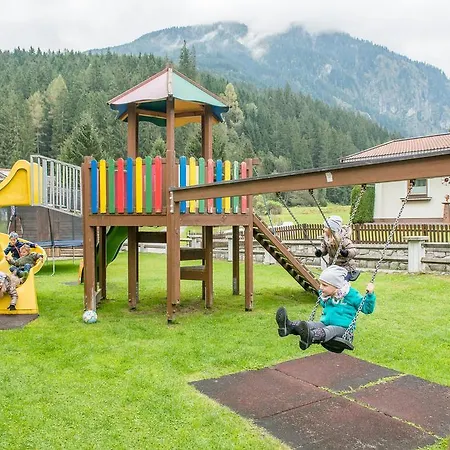 Hotel Grundlhof 4*