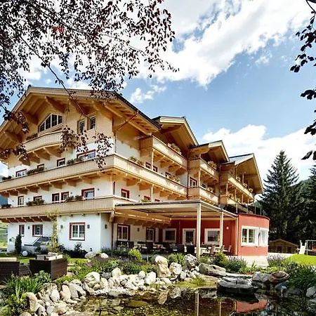 Hotel Grundlhof Hotel Bramberg am Wildkogel
